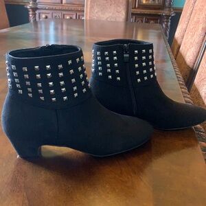 Amanda D Laurie Studded Collar Boootie .. 1.75 inch heel Faux Suede BLACK .81/2